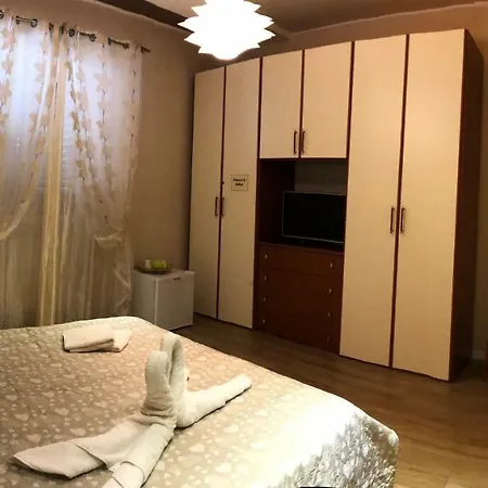 Le Tre Bi Oda ve Kahvaltı Bosa